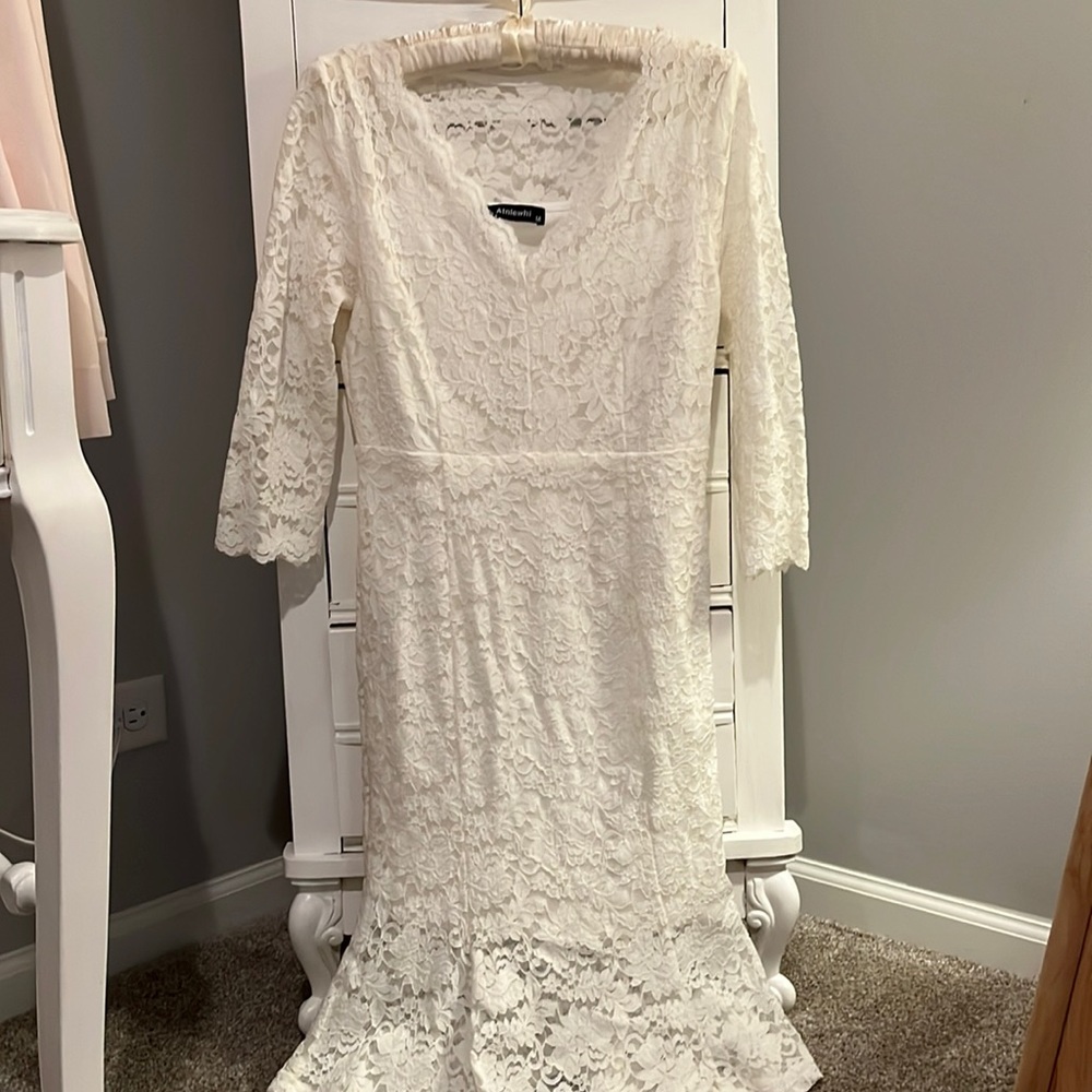 White Lace Elbow Sleeve Knee Length Dress